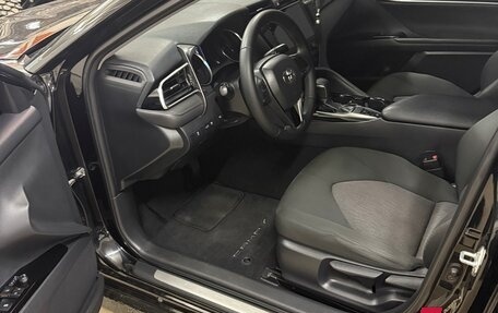 Toyota Camry, 2018 год, 2 000 000 рублей, 5 фотография