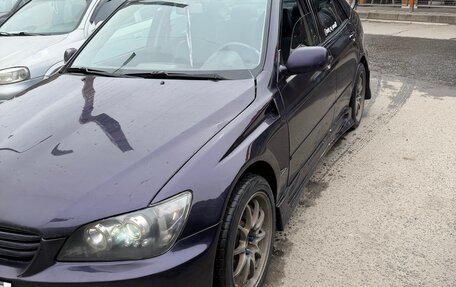 Toyota Altezza, 1998 год, 900 000 рублей, 1 фотография