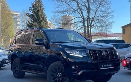 Toyota Land Cruiser Prado 150 рестайлинг 2, 2022 год, 6 249 000 рублей, 1 фотография