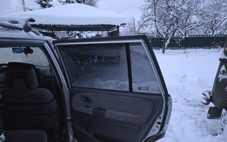 Suzuki Grand Vitara, 2001 год, 240 000 рублей, 16 фотография