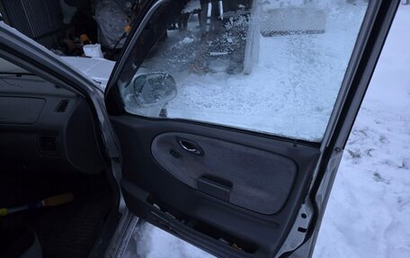 Suzuki Grand Vitara, 2001 год, 240 000 рублей, 11 фотография