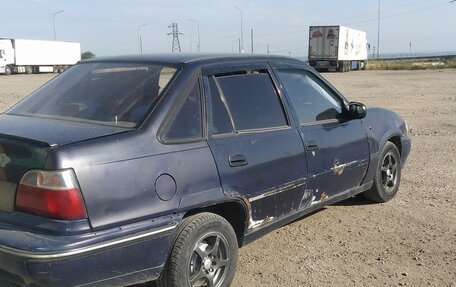 Daewoo Nexia I рестайлинг, 2004 год, 60 000 рублей, 3 фотография