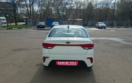 KIA Rio IV, 2018 год, 810 000 рублей, 2 фотография