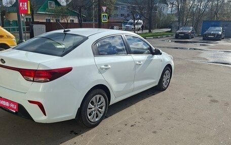 KIA Rio IV, 2018 год, 810 000 рублей, 3 фотография