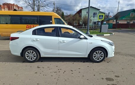 KIA Rio IV, 2018 год, 810 000 рублей, 6 фотография