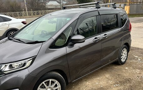 Honda Freed II, 2017 год, 1 490 000 рублей, 2 фотография