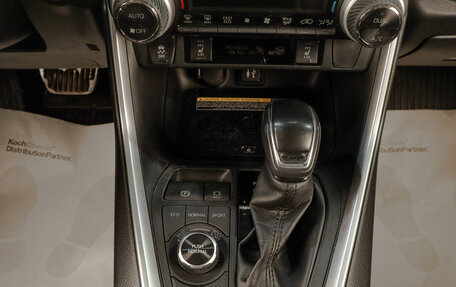 Toyota RAV4, 2020 год, 3 779 000 рублей, 18 фотография