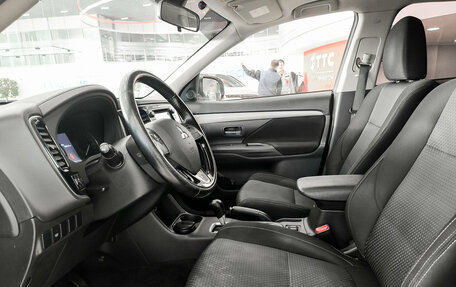 Mitsubishi Outlander III рестайлинг 3, 2016 год, 1 450 000 рублей, 16 фотография