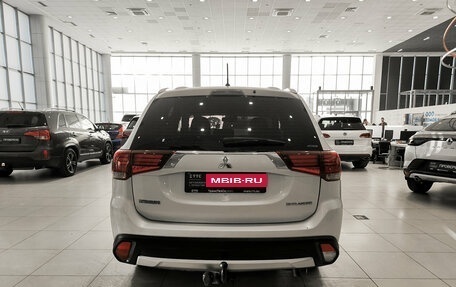 Mitsubishi Outlander III рестайлинг 3, 2016 год, 1 450 000 рублей, 6 фотография