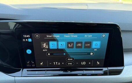 Volkswagen Golf VIII, 2022 год, 1 992 000 рублей, 21 фотография