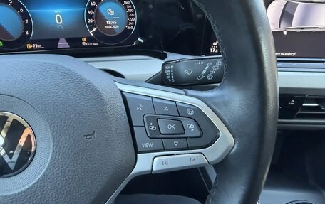 Volkswagen Golf VIII, 2022 год, 1 992 000 рублей, 23 фотография