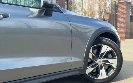 Volvo V60 Cross Country II, 2020 год, 3 650 000 рублей, 8 фотография