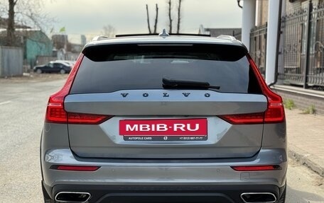 Volvo V60 Cross Country II, 2020 год, 3 650 000 рублей, 10 фотография