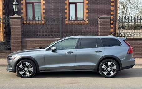 Volvo V60 Cross Country II, 2020 год, 3 650 000 рублей, 13 фотография