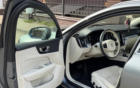 Volvo V60 Cross Country II, 2020 год, 3 650 000 рублей, 19 фотография