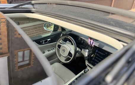 Volvo V60 Cross Country II, 2020 год, 3 650 000 рублей, 32 фотография