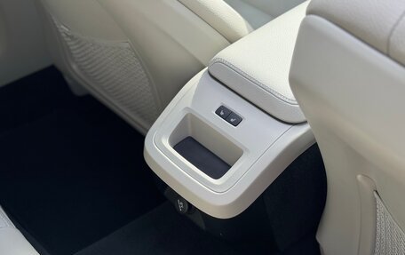 Volvo V60 Cross Country II, 2020 год, 3 650 000 рублей, 38 фотография