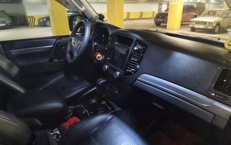 Mitsubishi Pajero IV, 2013 год, 2 550 000 рублей, 7 фотография