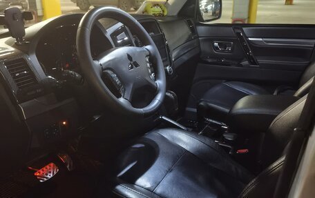 Mitsubishi Pajero IV, 2013 год, 2 550 000 рублей, 16 фотография