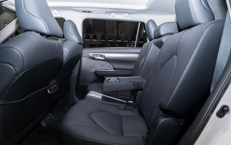 Toyota Highlander, 2026 год, 6 290 000 рублей, 26 фотография