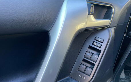 Toyota Land Cruiser Prado 150 рестайлинг 2, 2022 год, 6 249 000 рублей, 8 фотография