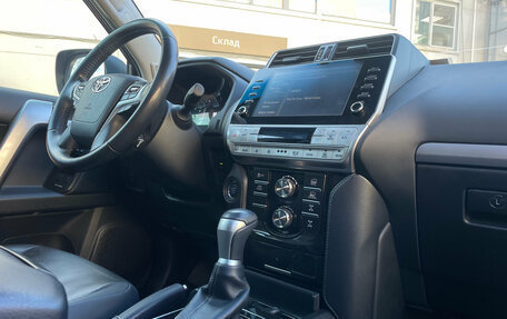 Toyota Land Cruiser Prado 150 рестайлинг 2, 2022 год, 6 249 000 рублей, 10 фотография