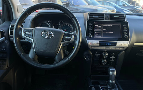 Toyota Land Cruiser Prado 150 рестайлинг 2, 2022 год, 6 249 000 рублей, 11 фотография