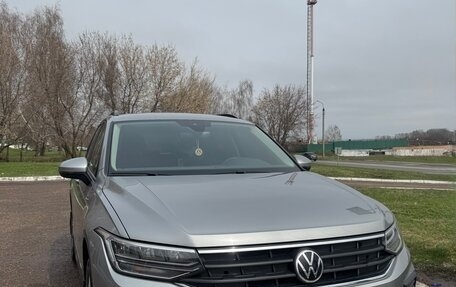 Volkswagen Tiguan II, 2021 год, 2 860 000 рублей, 1 фотография