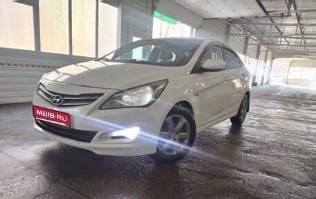 Hyundai Solaris II рестайлинг, 2015 год, 730 000 рублей, 1 фотография