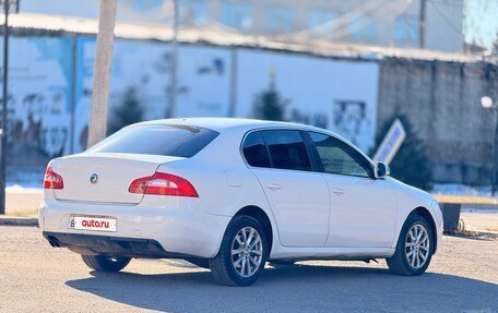 Skoda Superb III рестайлинг, 2012 год, 820 000 рублей, 3 фотография
