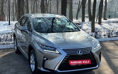 Lexus RX IV рестайлинг, 2017 год, 3 630 000 рублей, 4 фотография