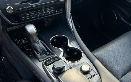 Lexus RX IV рестайлинг, 2017 год, 3 630 000 рублей, 34 фотография