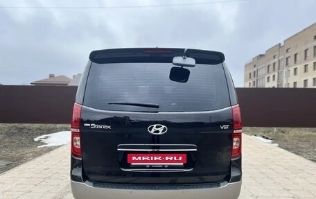 Hyundai Grand Starex Grand Starex I рестайлинг 2, 2018 год, 3 650 000 рублей, 6 фотография