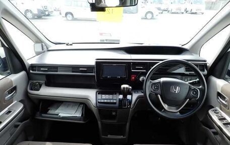 Honda Stepwgn IV, 2015 год, 1 170 000 рублей, 3 фотография