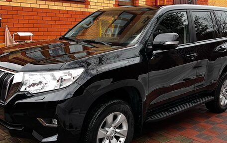 Toyota Land Cruiser Prado 150 рестайлинг 2, 2018 год, 4 600 000 рублей, 2 фотография