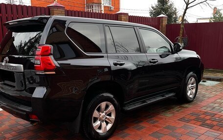 Toyota Land Cruiser Prado 150 рестайлинг 2, 2018 год, 4 600 000 рублей, 5 фотография