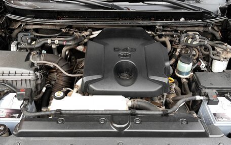 Toyota Land Cruiser Prado 150 рестайлинг 2, 2018 год, 4 600 000 рублей, 19 фотография