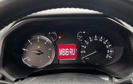 Toyota Land Cruiser Prado 150 рестайлинг 2, 2018 год, 4 600 000 рублей, 17 фотография