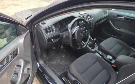 Volkswagen Jetta VI, 2011 год, 880 000 рублей, 4 фотография