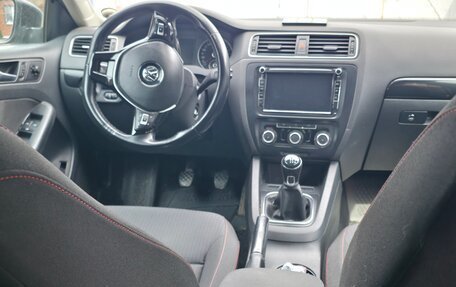 Volkswagen Jetta VI, 2011 год, 880 000 рублей, 8 фотография