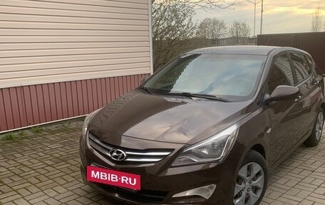 Hyundai Solaris II рестайлинг, 2015 год, 1 100 000 рублей, 5 фотография