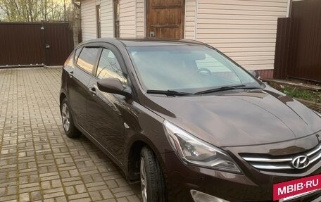 Hyundai Solaris II рестайлинг, 2015 год, 1 100 000 рублей, 4 фотография