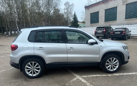 Volkswagen Tiguan I, 2016 год, 1 299 999 рублей, 2 фотография