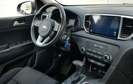 KIA Sportage IV рестайлинг, 2019 год, 2 099 000 рублей, 12 фотография