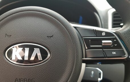 KIA Sportage IV рестайлинг, 2019 год, 2 099 000 рублей, 21 фотография