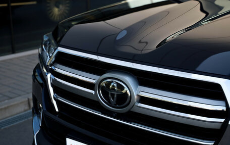 Toyota Land Cruiser 200, 2019 год, 9 499 000 рублей, 2 фотография