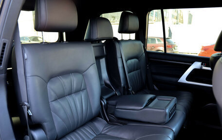 Toyota Land Cruiser 200, 2019 год, 9 499 000 рублей, 15 фотография