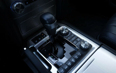 Toyota Land Cruiser 200, 2019 год, 9 499 000 рублей, 17 фотография