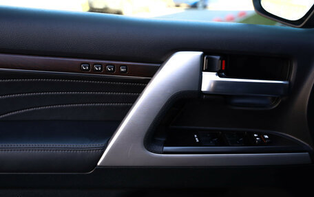 Toyota Land Cruiser 200, 2019 год, 9 499 000 рублей, 27 фотография