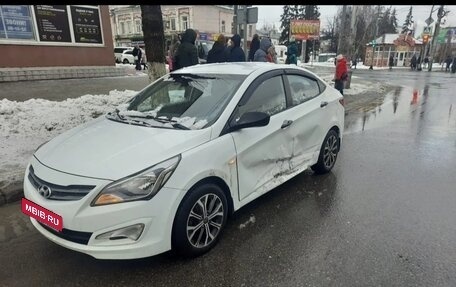 Hyundai Solaris II рестайлинг, 2015 год, 780 000 рублей, 1 фотография